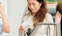 小何爆料曾家二老婆视频,小何独家爆料引发热议